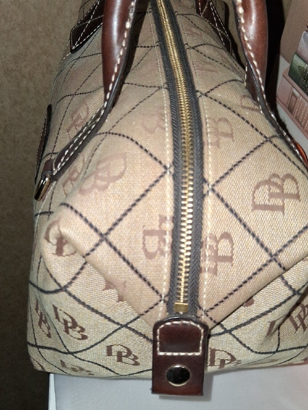 Dooney & Bourke Tan Signature Satchel EUC - Picture 4 of 10